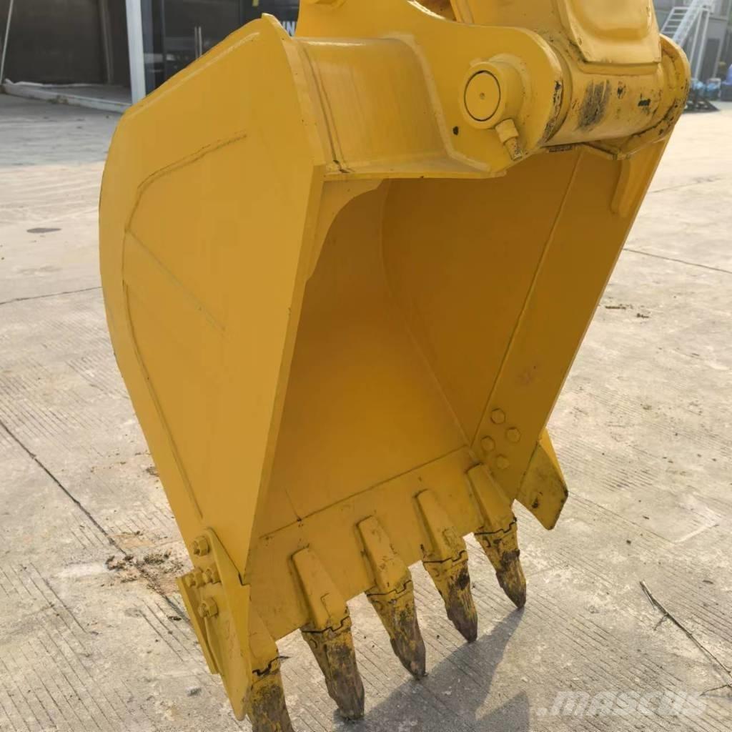 Komatsu PC 130-7 Crawler Excavators
