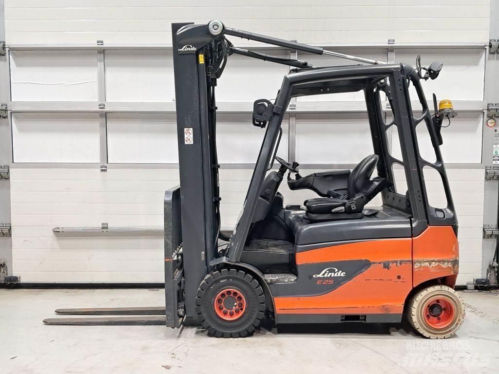Linde E25-01 Electric Forklifts