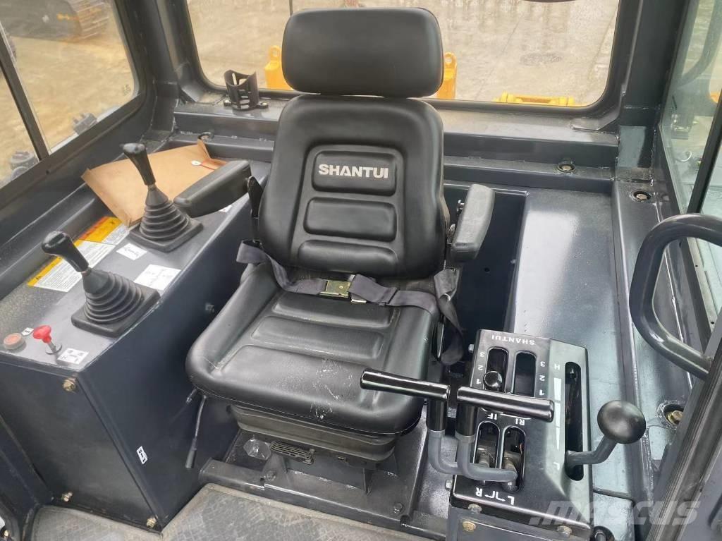 Shantui SD 22 Crawler dozers