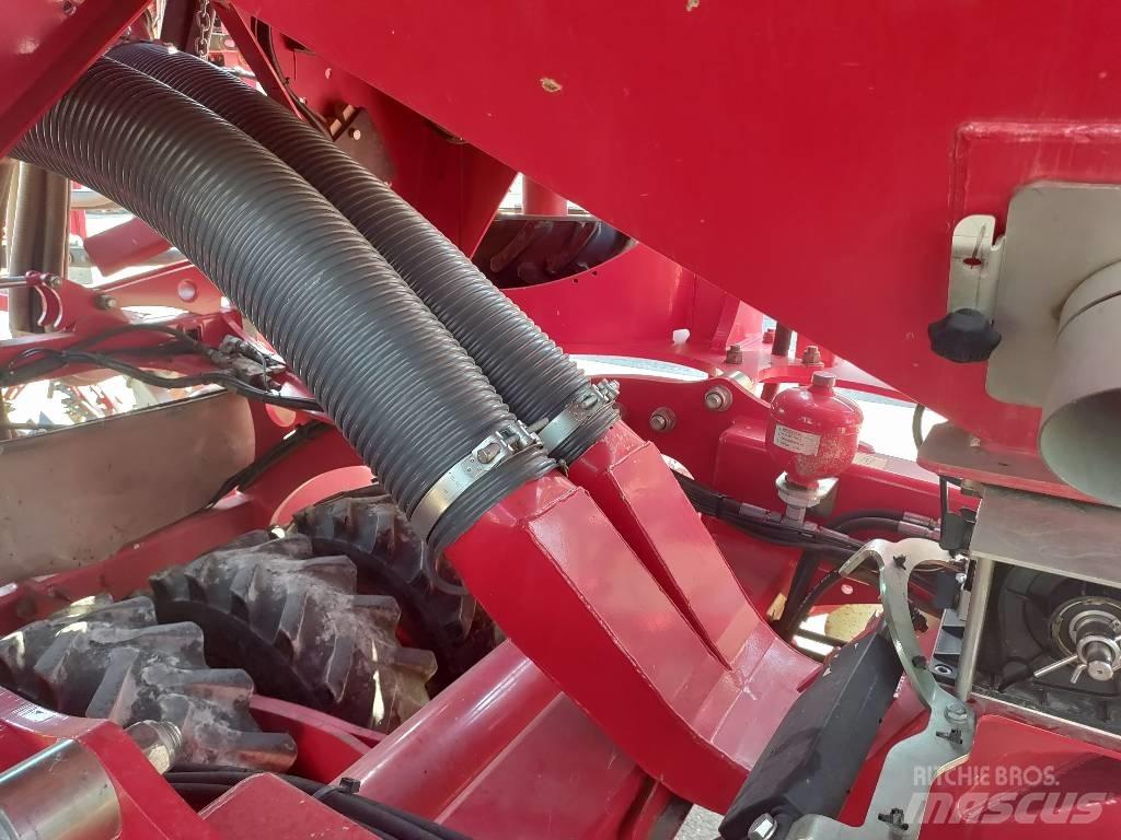 Horsch Pronto 8 DC Farm Drills