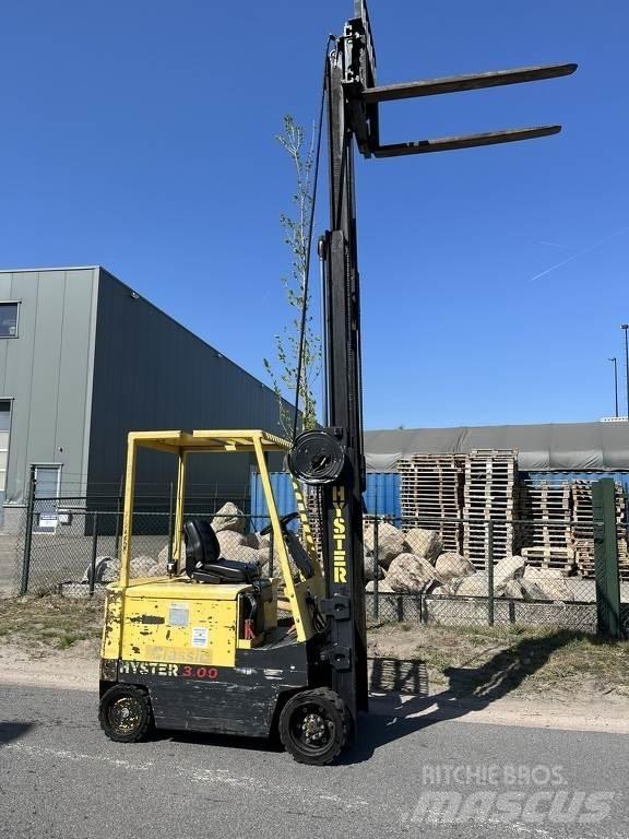 Hyster e3.00xl Electric Forklifts