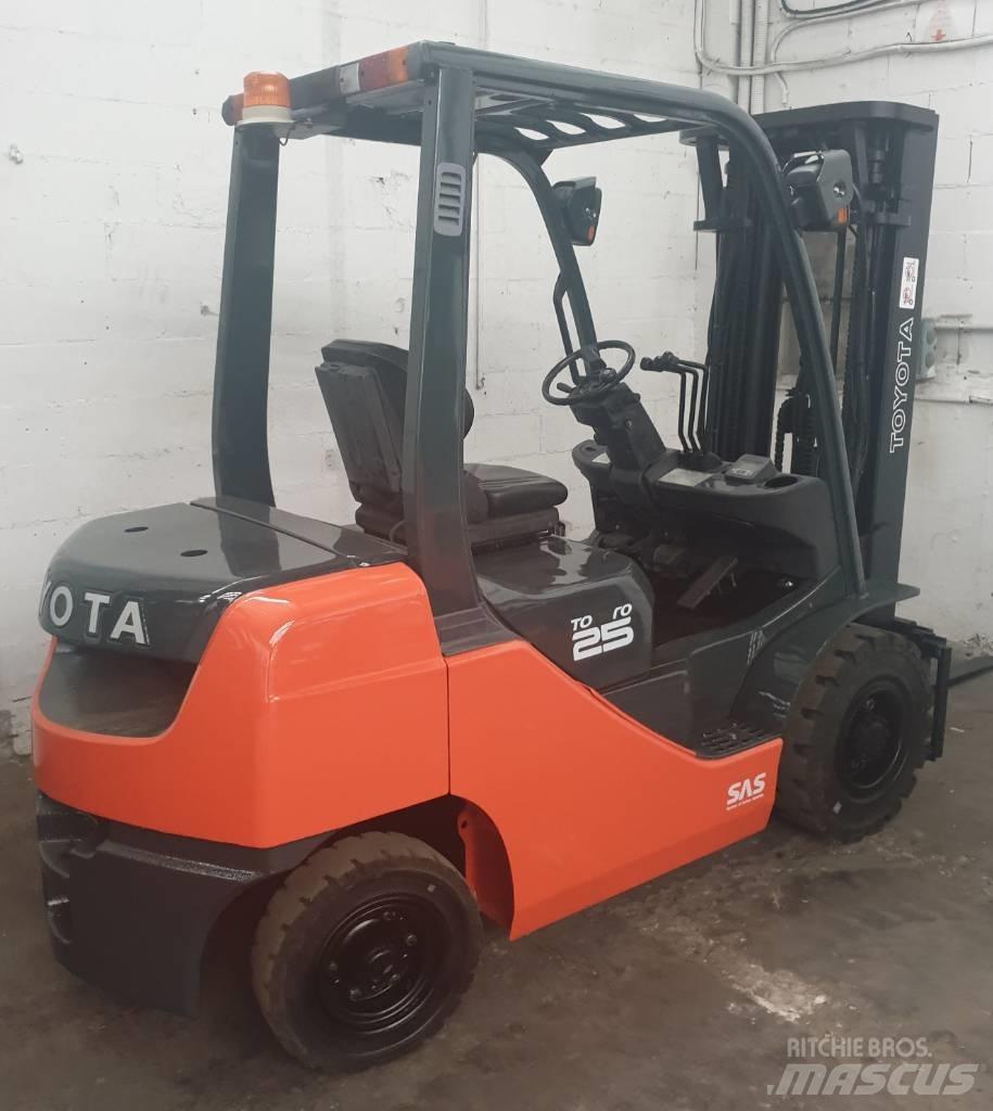 Toyota 52-8 FD 25 Diesel Forklifts