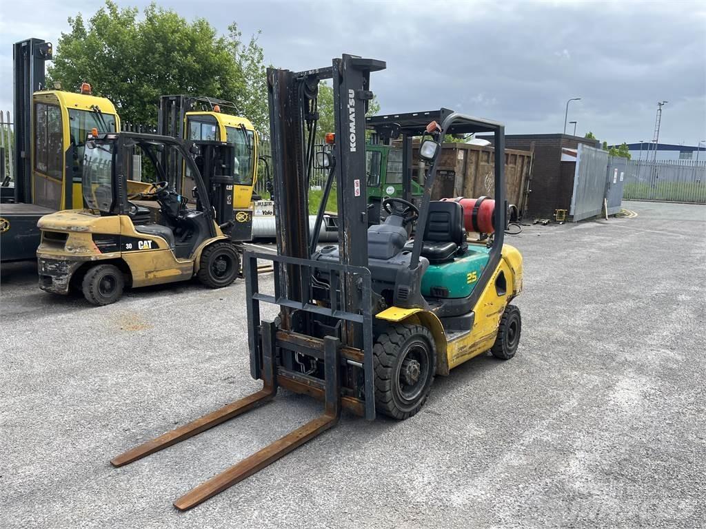 Komatsu FG25HT-16R LPG trucks