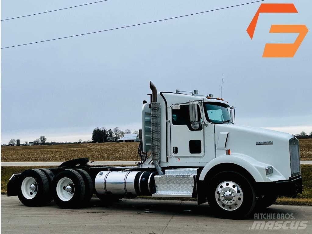 Kenworth T 800 Conventional Trucks / Tractor Trucks