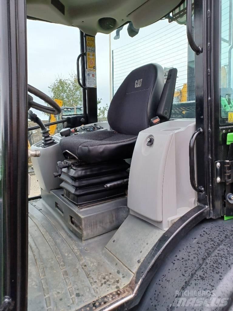 CAT 906M Wheel Loaders