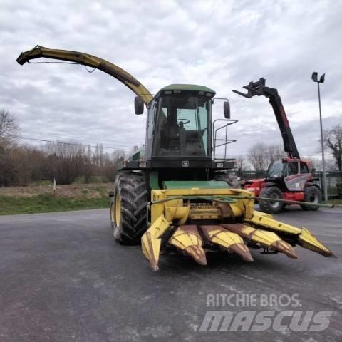 John Deere 6610 Foragers