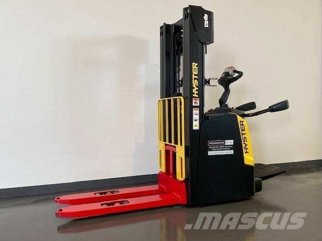 Hyster S1.2S Pedestrian stacker