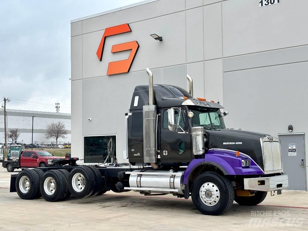 Western Star 4900 Conventional Trucks / Tractor Trucks