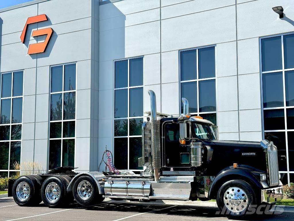 Kenworth W 900 Conventional Trucks / Tractor Trucks