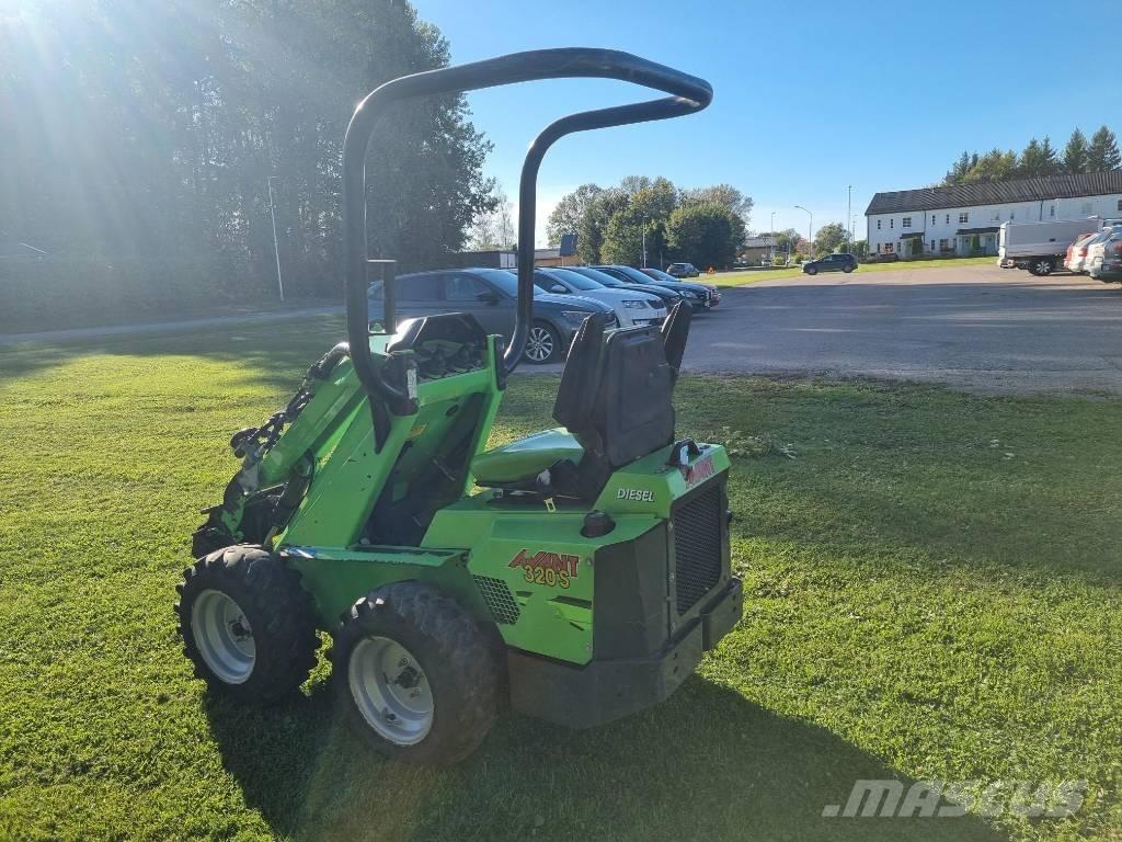 Avant 320s Telehandlers for Agriculture