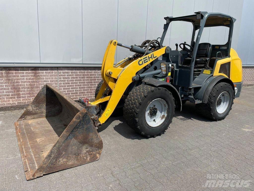 Gehl AL650 Wheel Loaders