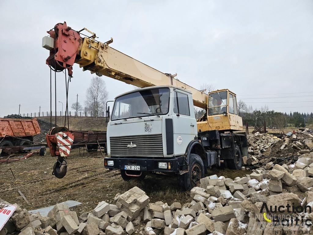 MAZ 5337 Mobile and all terrain cranes