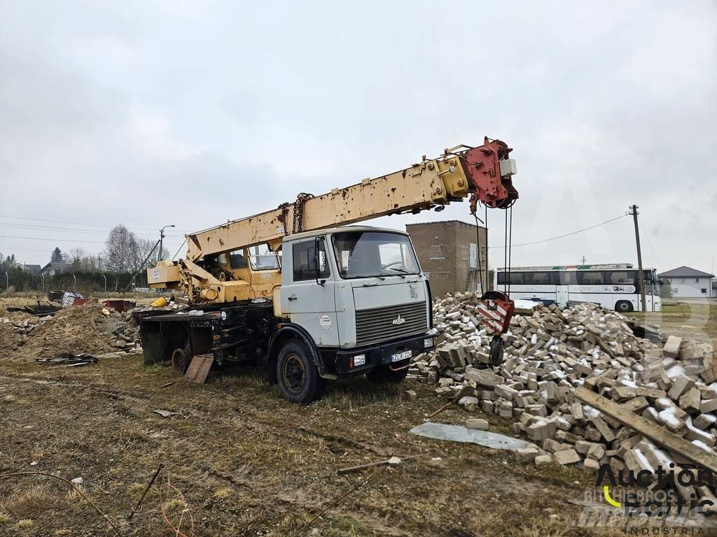 MAZ 5337 Mobile and all terrain cranes