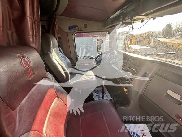 Kenworth T660 Conventional Trucks / Tractor Trucks