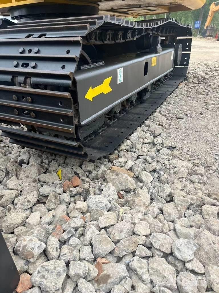 Komatsu PC70-8 Mini excavators  7t - 12t