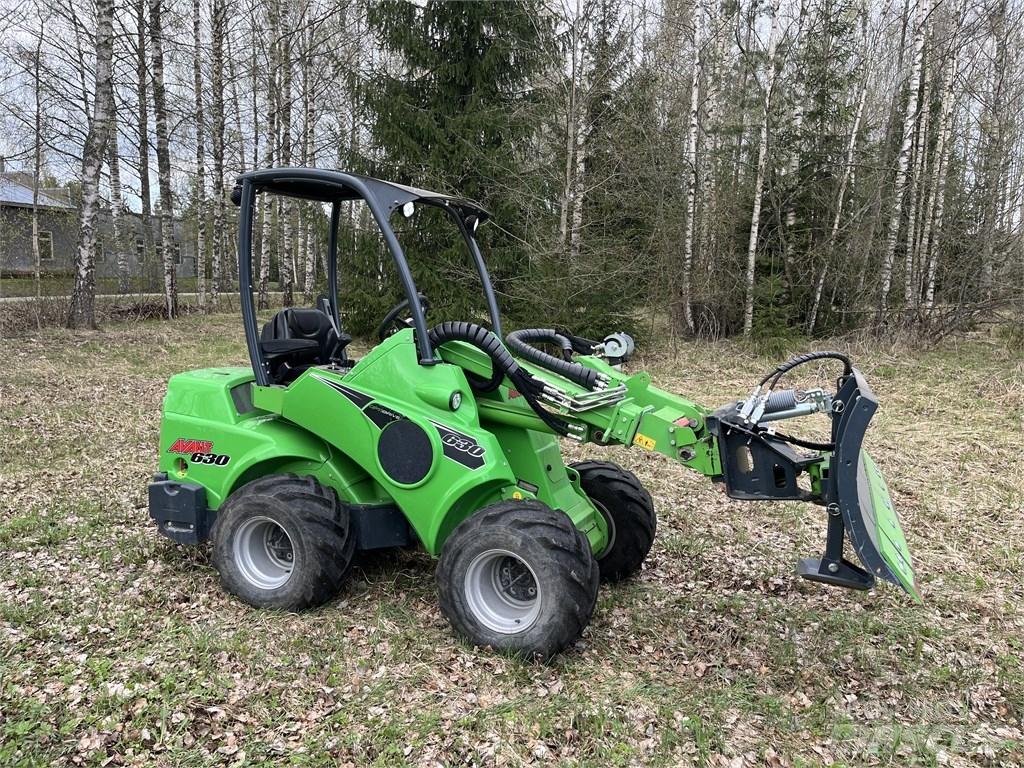 Avant M630 Mini Loader