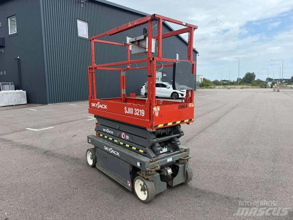 SkyJack SJ 3219 Scissor Lifts