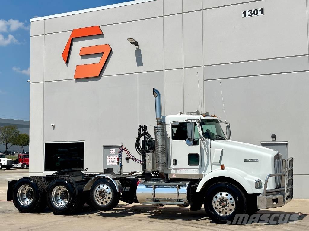 Kenworth T800 Conventional Trucks / Tractor Trucks