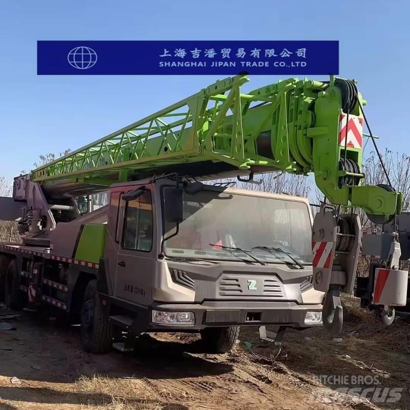 Zoomlion QY 30 V Mobile and all terrain cranes