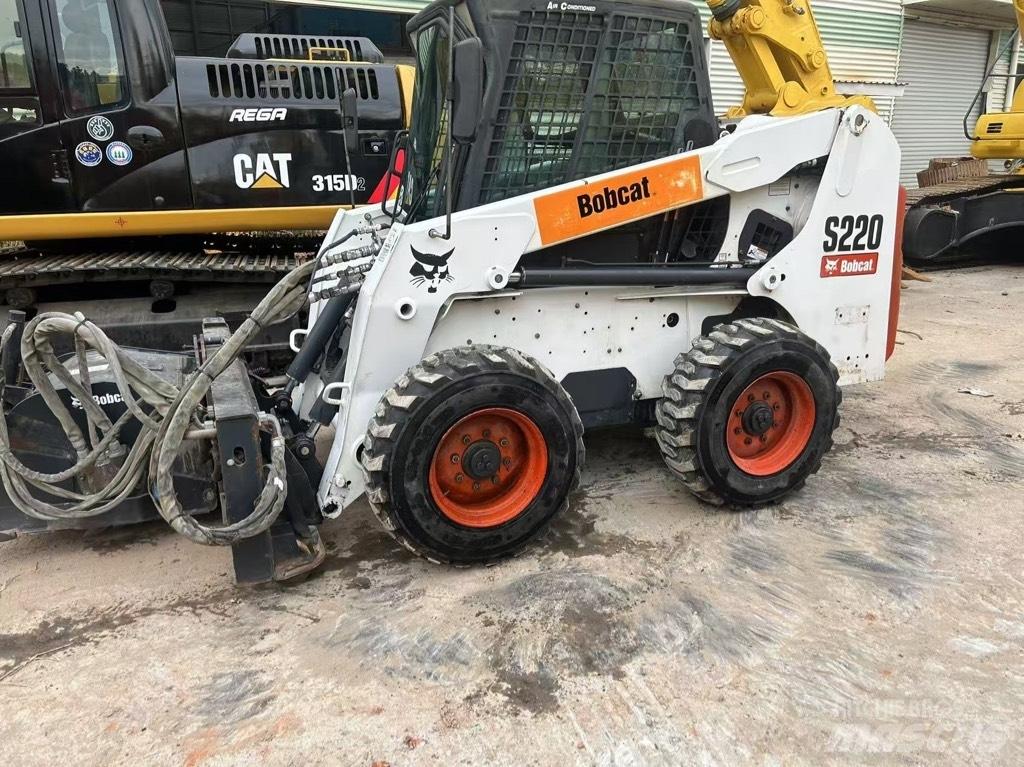 Bobcat S 220 Skid Steer Loaders