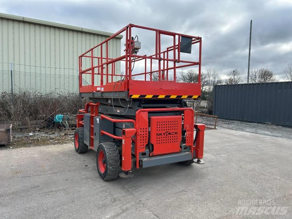 SkyJack SJ 8841 RT Scissor Lifts