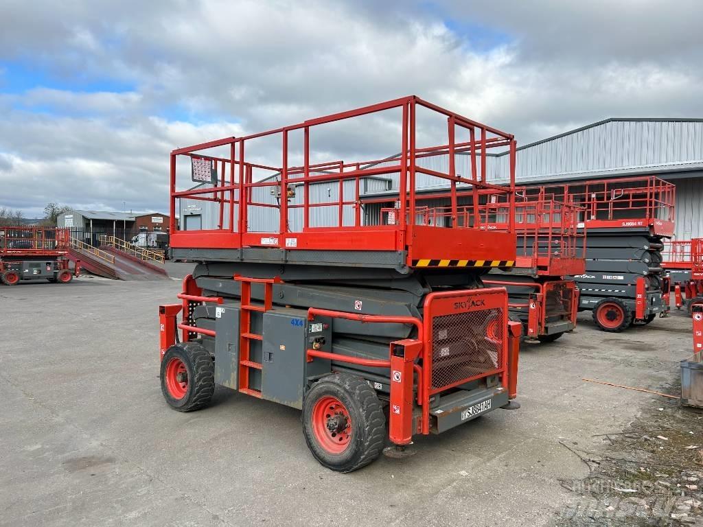 SkyJack SJ 8841 RT Scissor Lifts