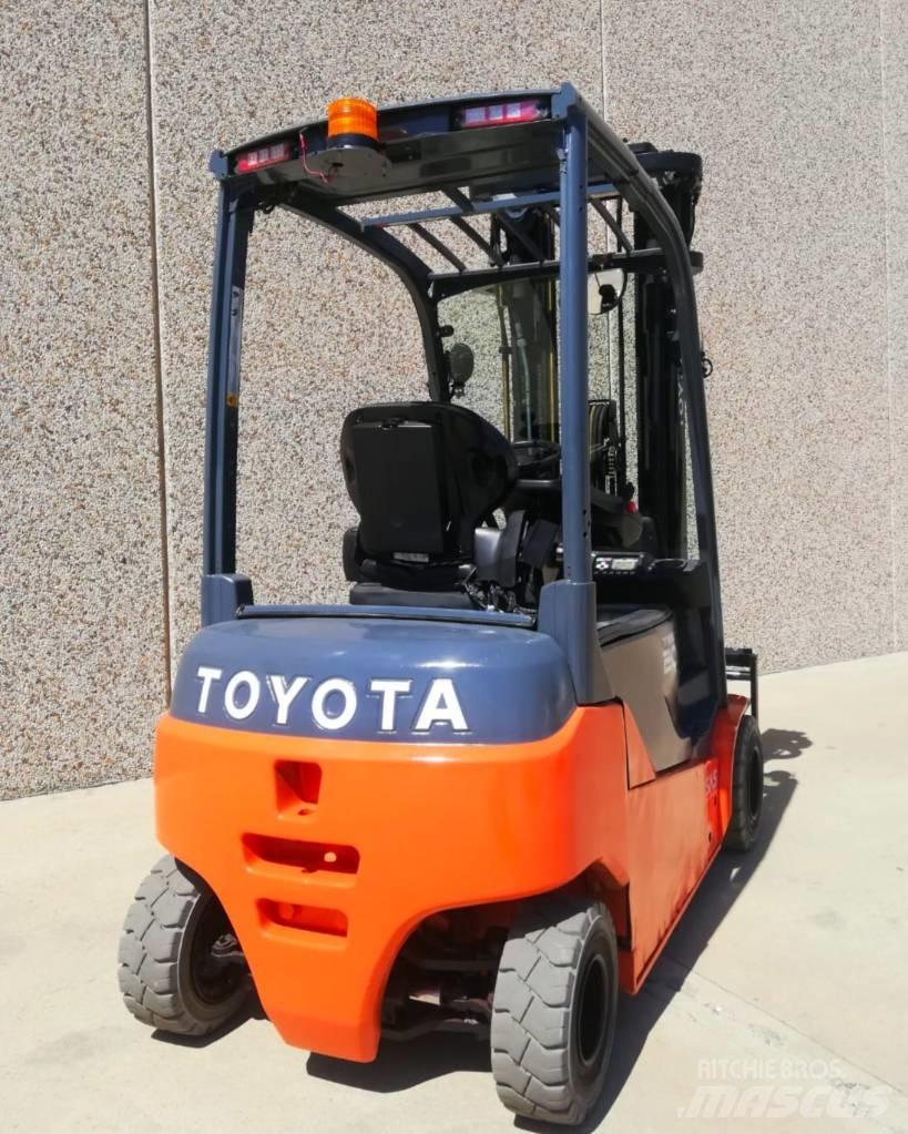 Toyota 8FBM20T Electric Forklifts