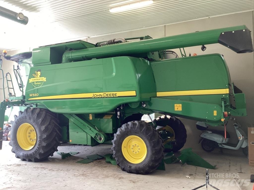 John Deere W540+618R Combine Harvesters