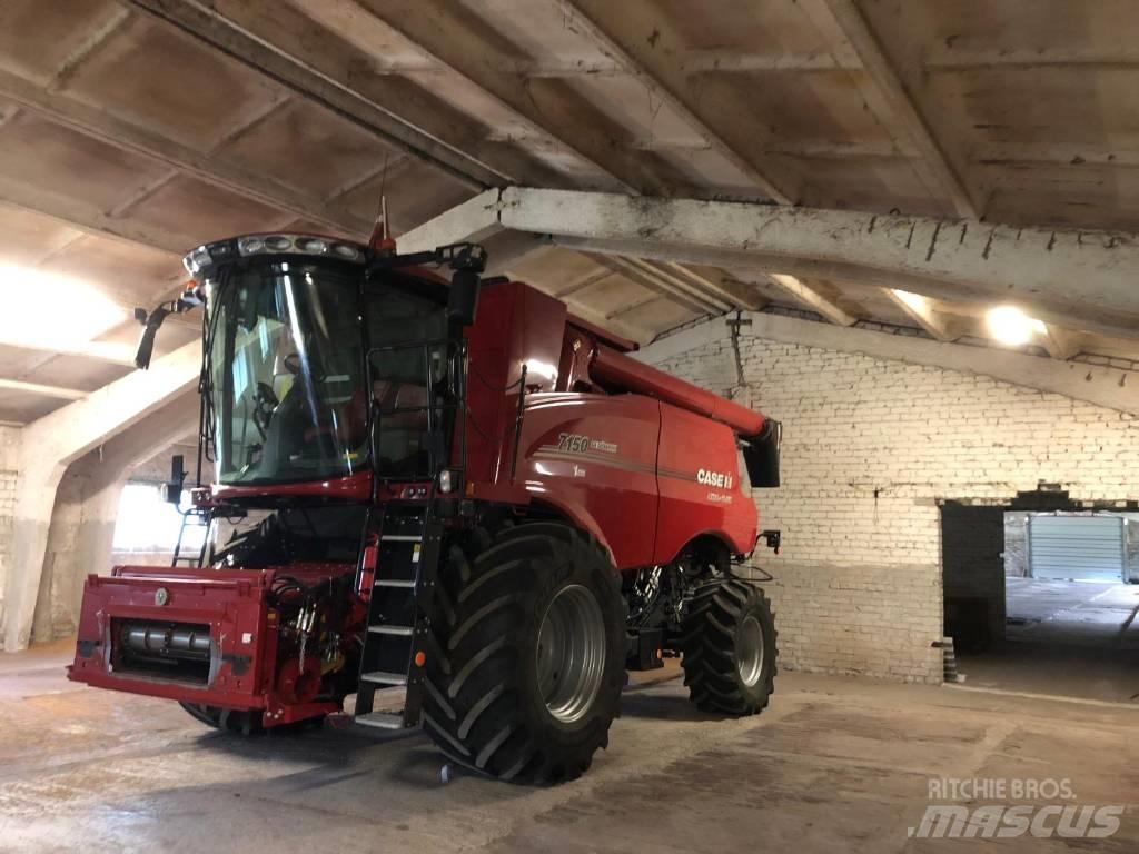 CASE AF7150 Combine Harvesters