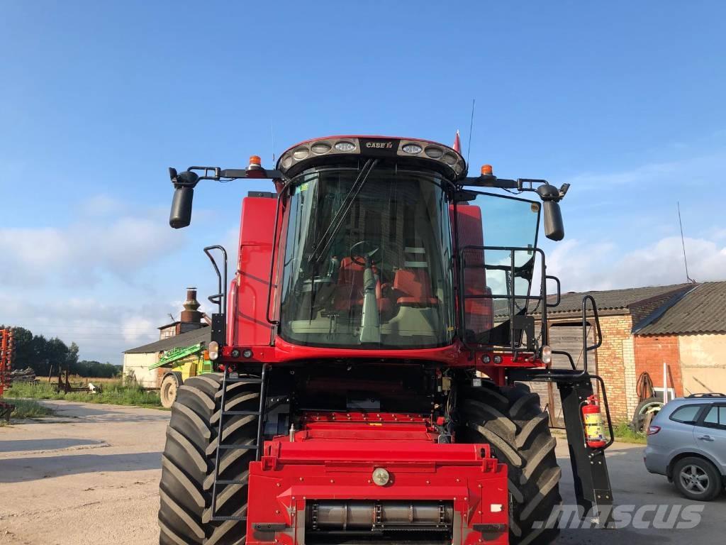 CASE AF7150 Combine Harvesters