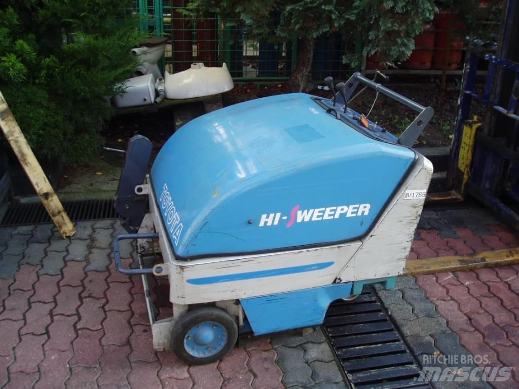 Toyota 4QBW9     V-1769 Other groundcare machines