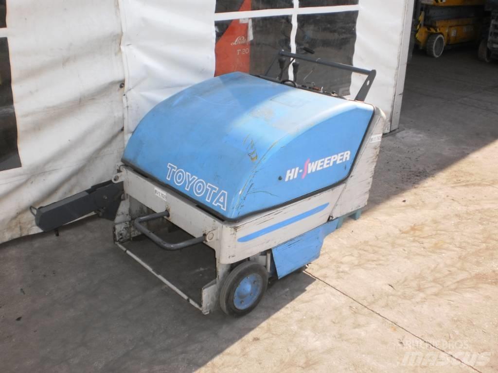 Toyota 4QBW9     V-1769 Other groundcare machines
