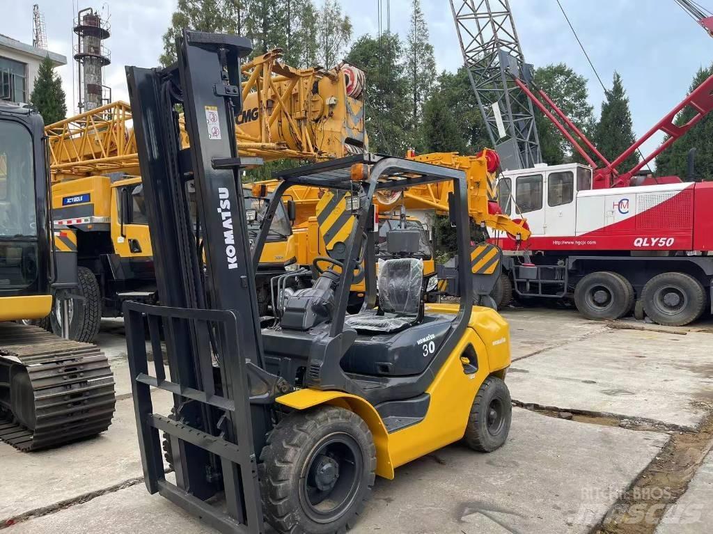 Komatsu FD 30 T-16 Diesel Forklifts