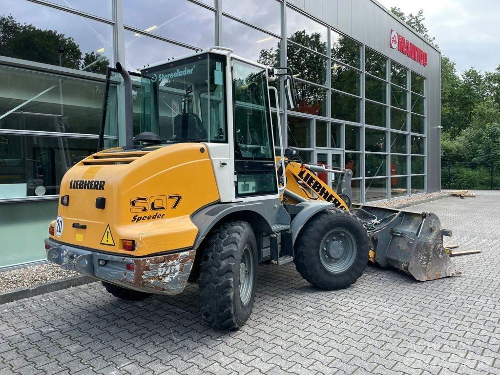 Liebherr L507 Wheeled Excavators