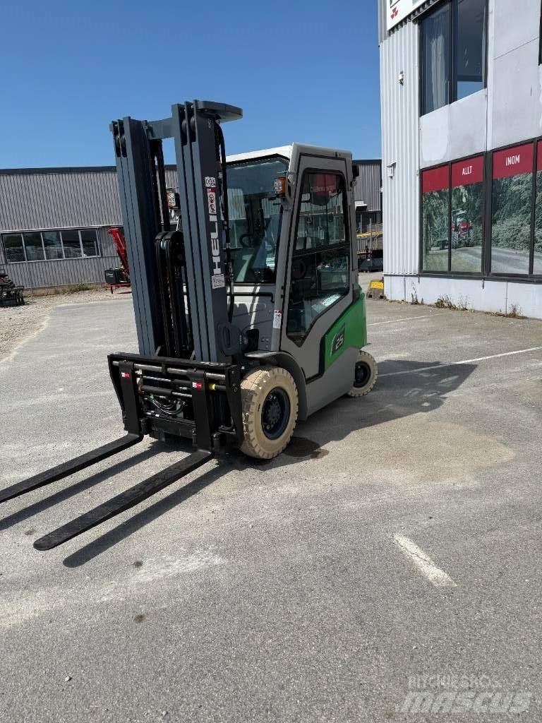 Heli 25 Electric Forklifts
