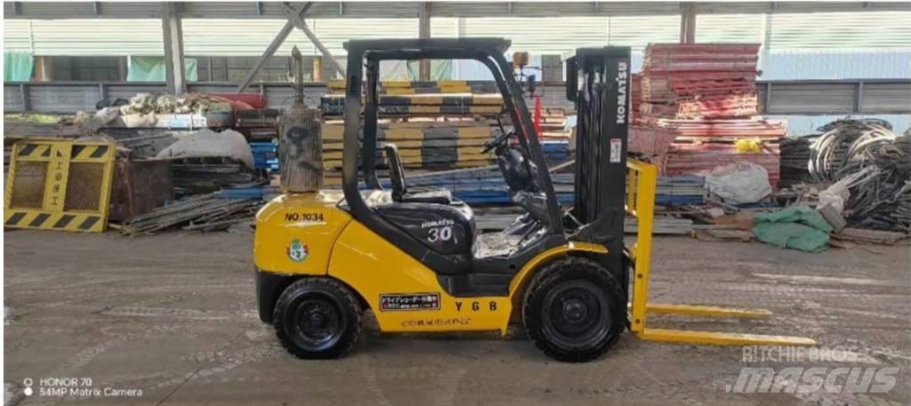 Komatsu FD 30 T-14 Diesel Forklifts