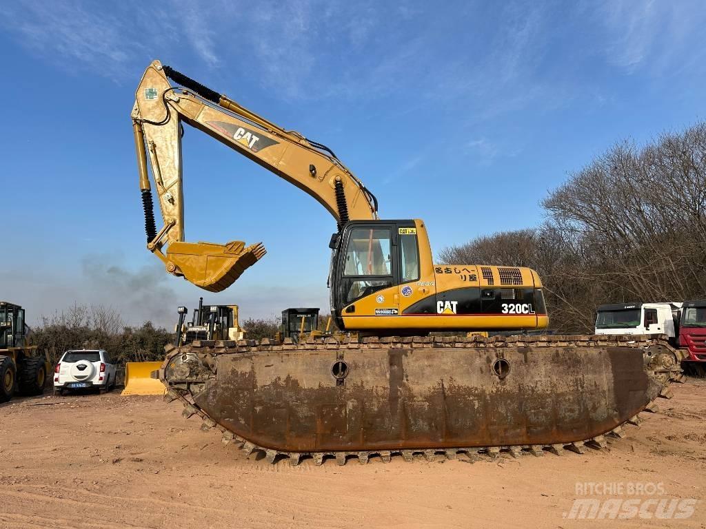 CAT 320 C L Amphibious Excavators