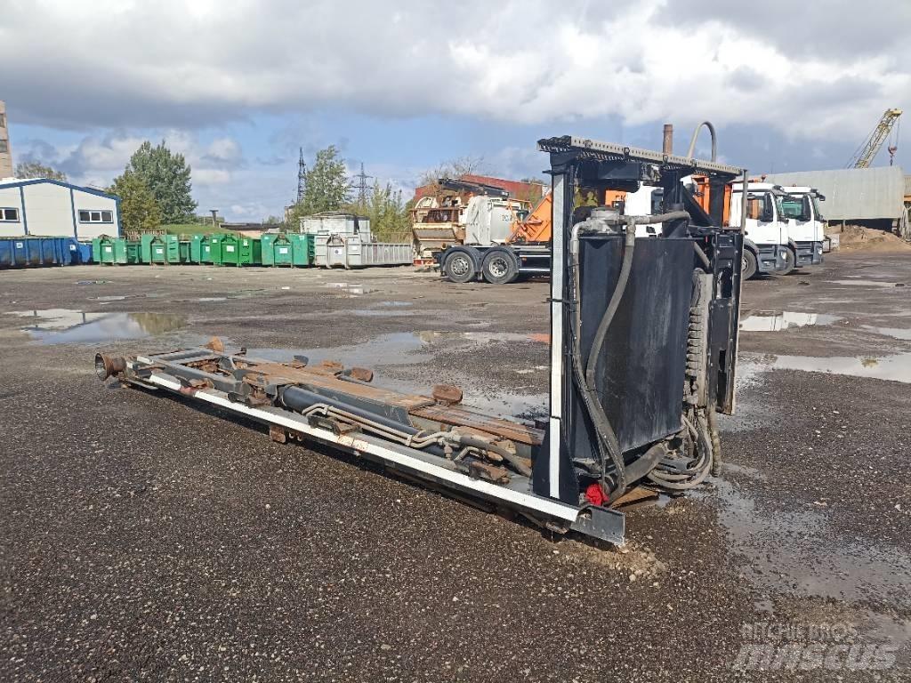 Multilift XR Hooklifts