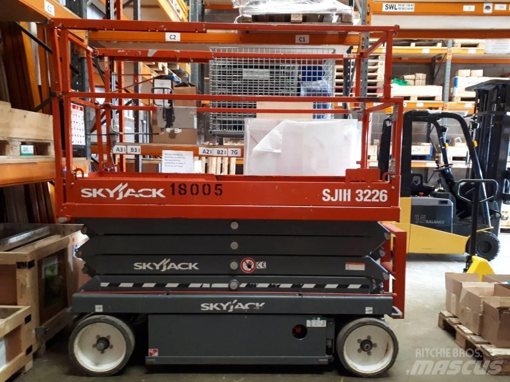 SkyJack SJ 3226 Scissor Lifts
