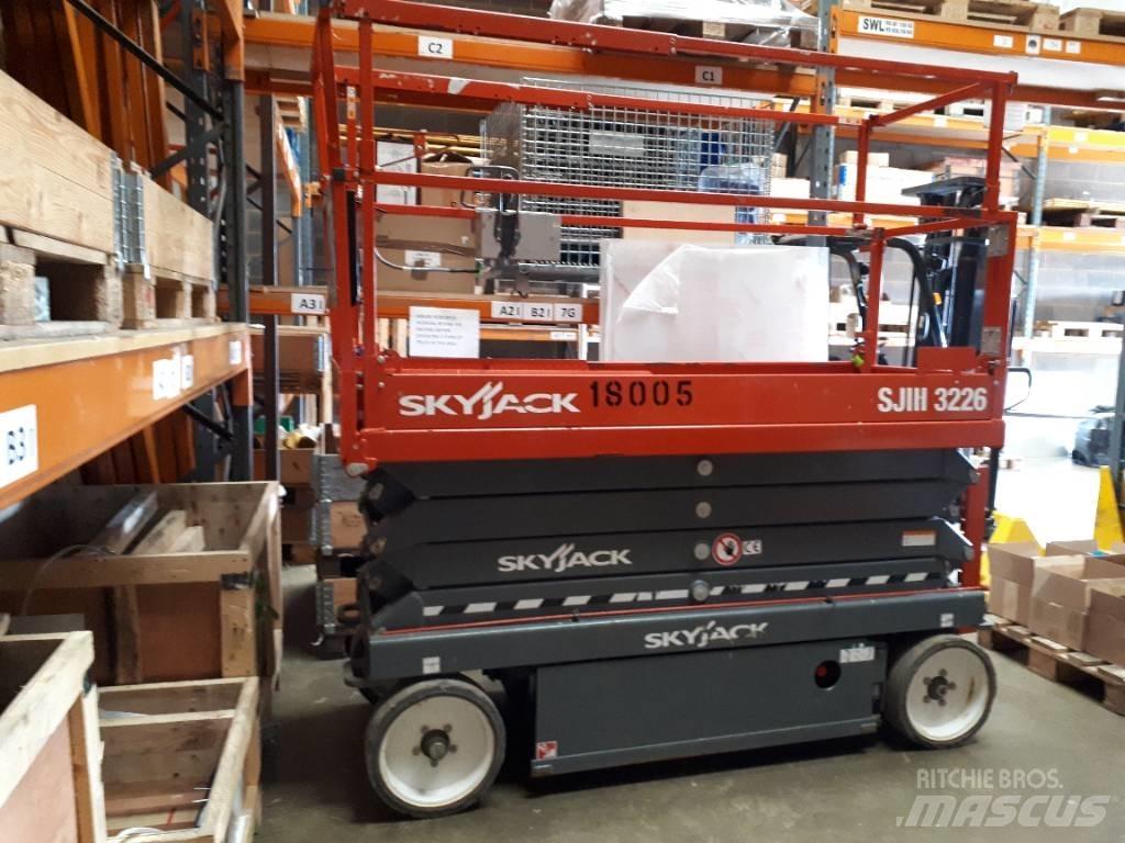 SkyJack SJ 3226 Scissor Lifts