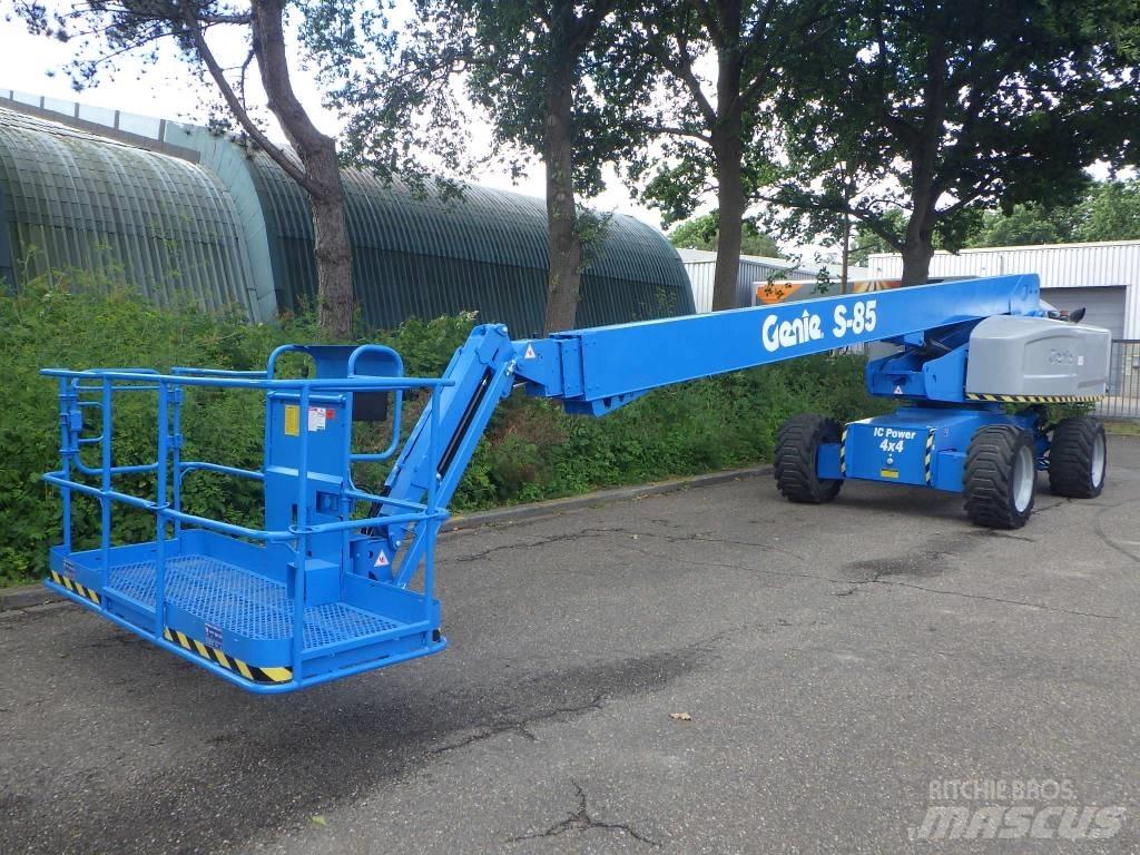Genie S85 Telescopic boom lifts