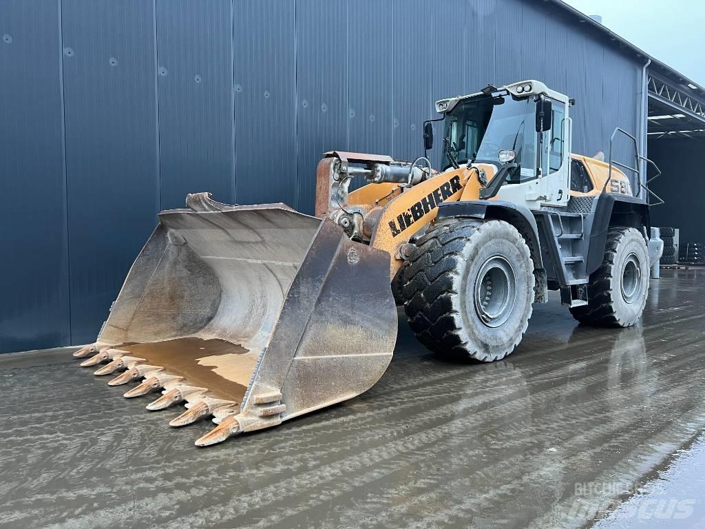 Liebherr L580 Wheel Loaders