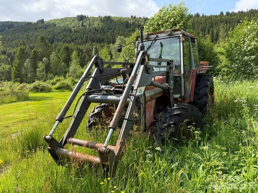 Massey Ferguson 675 Tractors