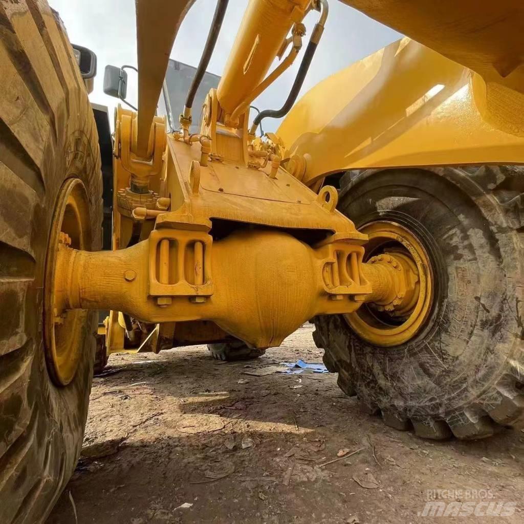 Komatsu WA 500 Wheel Loaders