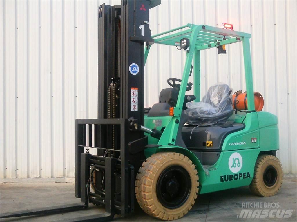 Mitsubishi FG30NTD LPG trucks