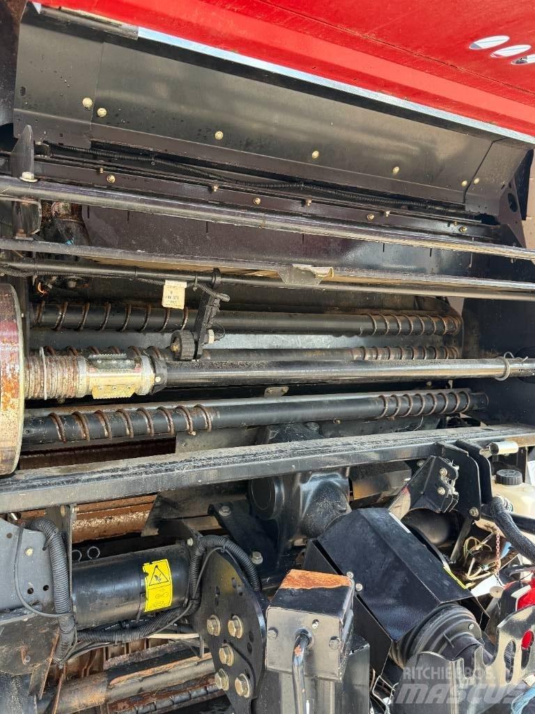 Case IH RB465 Press Round Balers