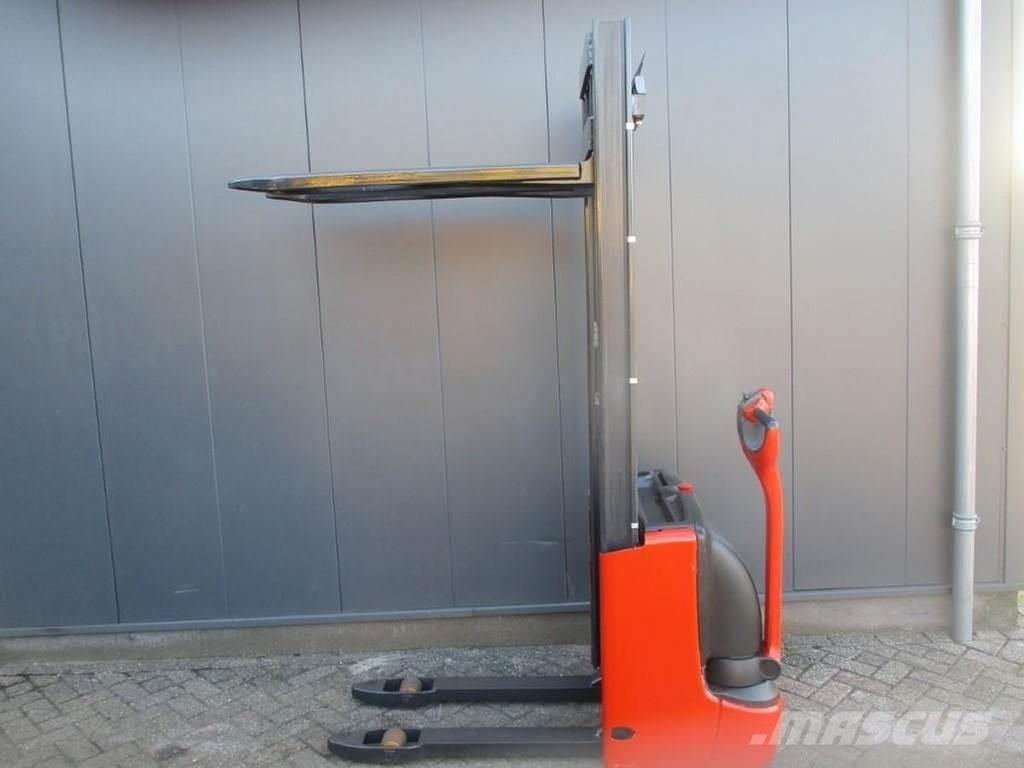 Linde L 10 Pedestrian stacker