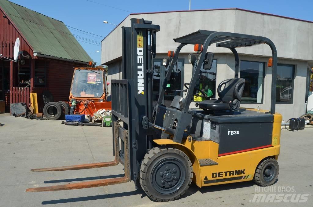 Detank FB30 Electric Forklifts