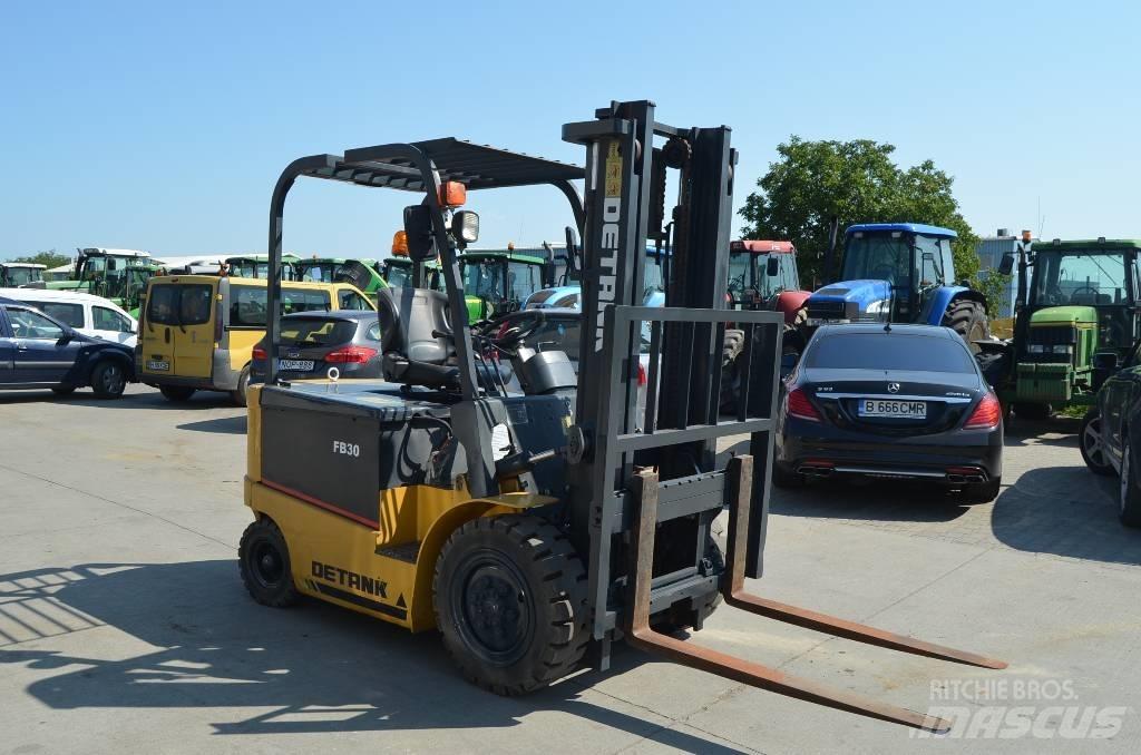 Detank FB30 Electric Forklifts