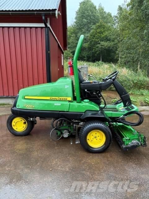 John Deere 7200 A Fairway mowers